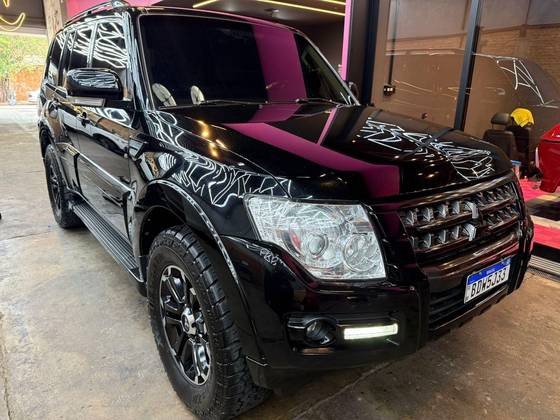 MITSUBISHI PAJERO FULL 3.2 HPE 4X4 16V TURBO INTERCOOLER DIESEL 4P AUTOMÁTICO MITSUBISHI PAJERO FULL 3.2 HPE 4X4 16V TURBO INTERCOOLER DIESEL 4P AUTOMÁTICO